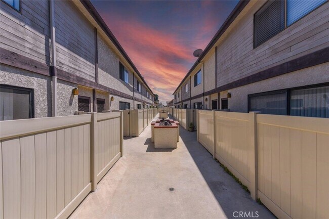 Foto del edificio - 1818 W 145th St