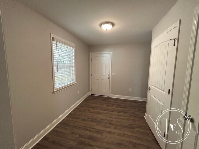 Foto del edificio - 515 Fraser Dr