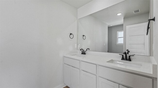 Building Photo - 1702 Cuppett Cir