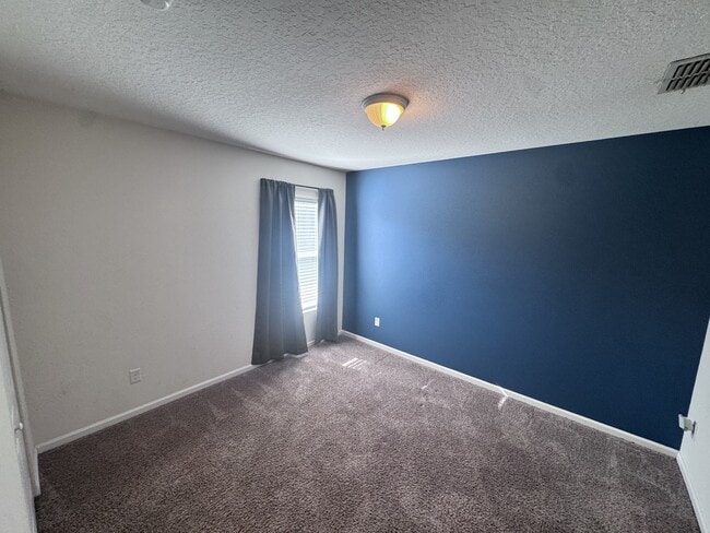 Foto del edificio - 15373 Bareback Dr