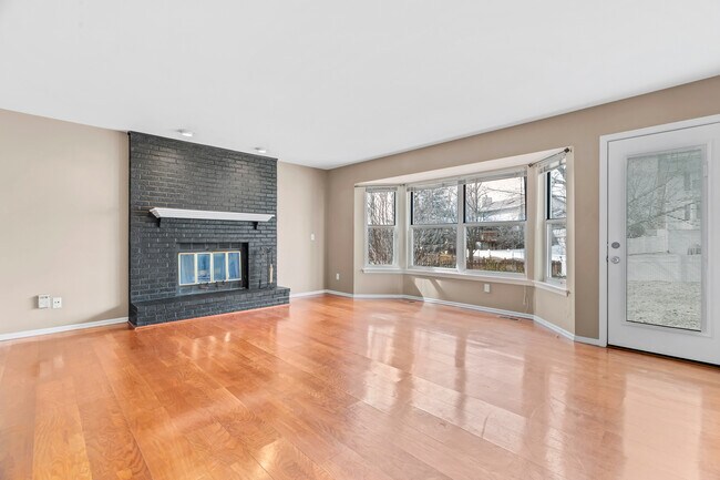 Foto del edificio - 513 River Bend Estates Dr