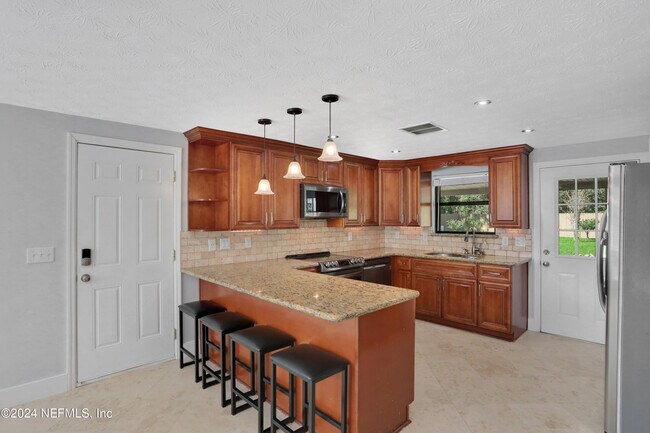 Building Photo - 4123 Lazy Hollow Ln N