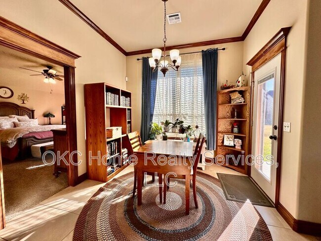 Building Photo - 1408 SE 6th St