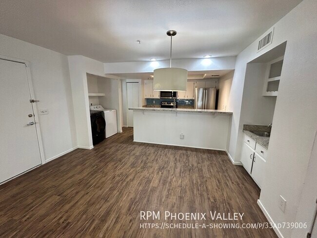 Building Photo - Updated Cute & Bright Scottsdale Condo w/ ...