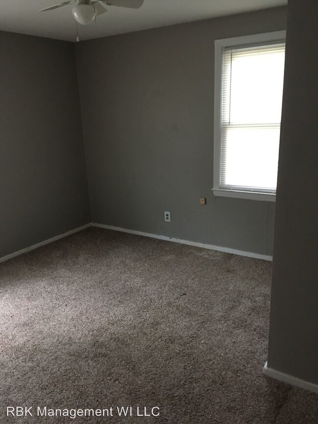 Foto del edificio - 3 br, 1 bath House - 4655 Montrose Ave