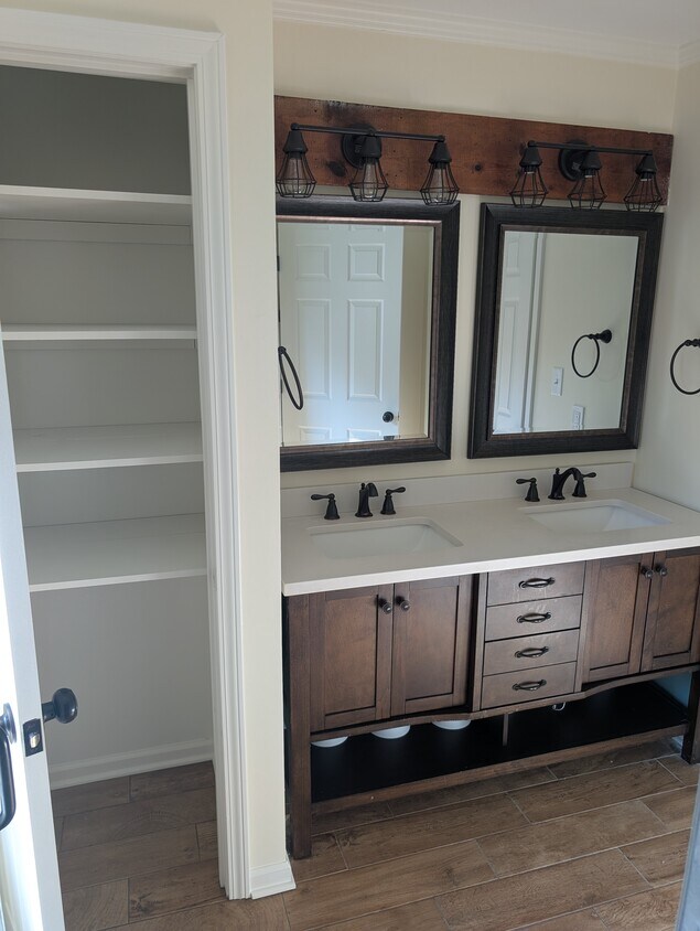 Foto principal - 5488 Yanceyville Rd