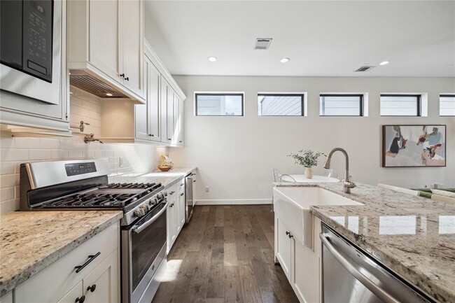Foto del edificio - 5903 Petty St