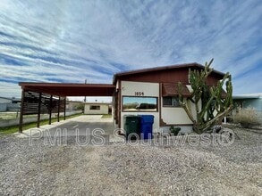 Building Photo - 1054 Riverview Dr