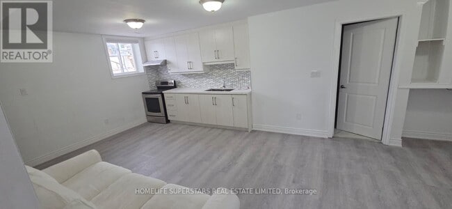 Building Photo - 28 Estateview Cir