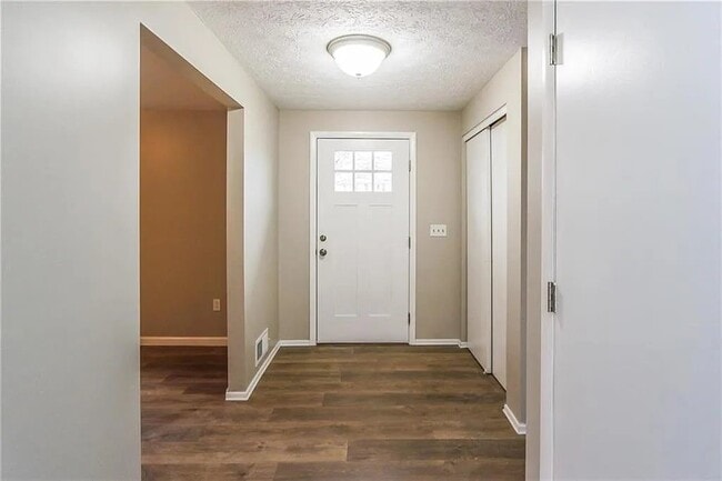 Building Photo - 72 Kinmont Dr