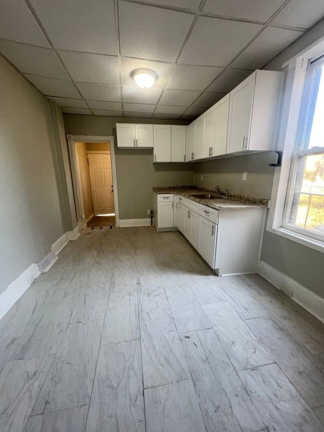 Foto del edificio - 4 Bedroom | 1 Bath