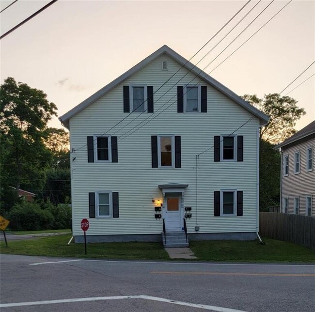 Foto del edificio - 45 Updike Ave
