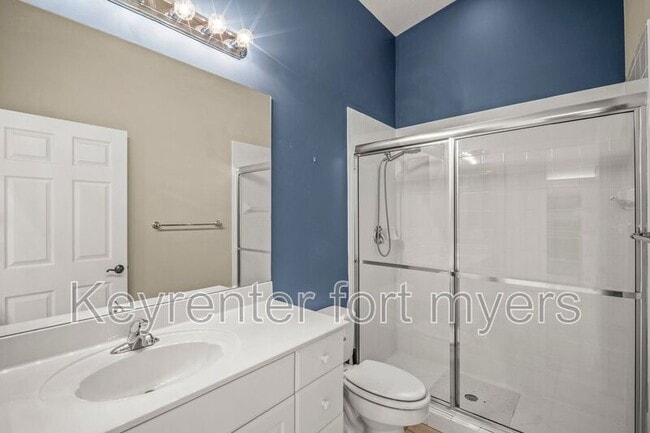 Building Photo - 2055 Cascades Dr