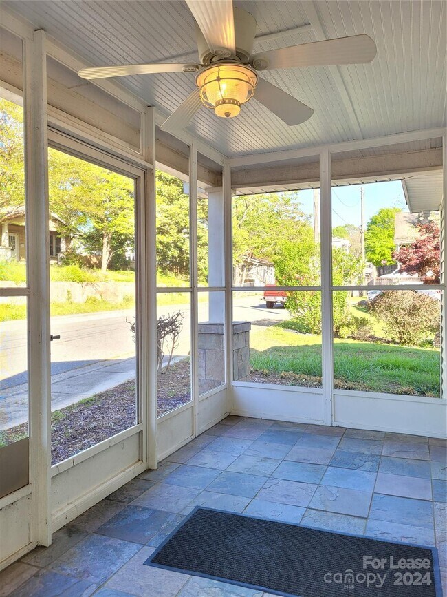 Foto del edificio - 812 E 19th St