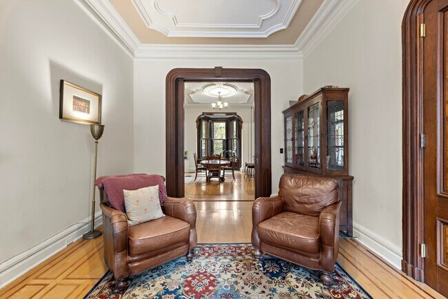 Foto del edificio - 910 Hudson St
