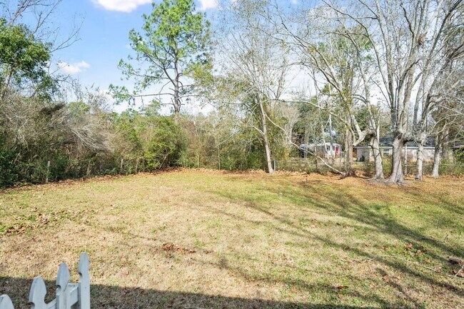 Foto del edificio - 24663 Chestnut St