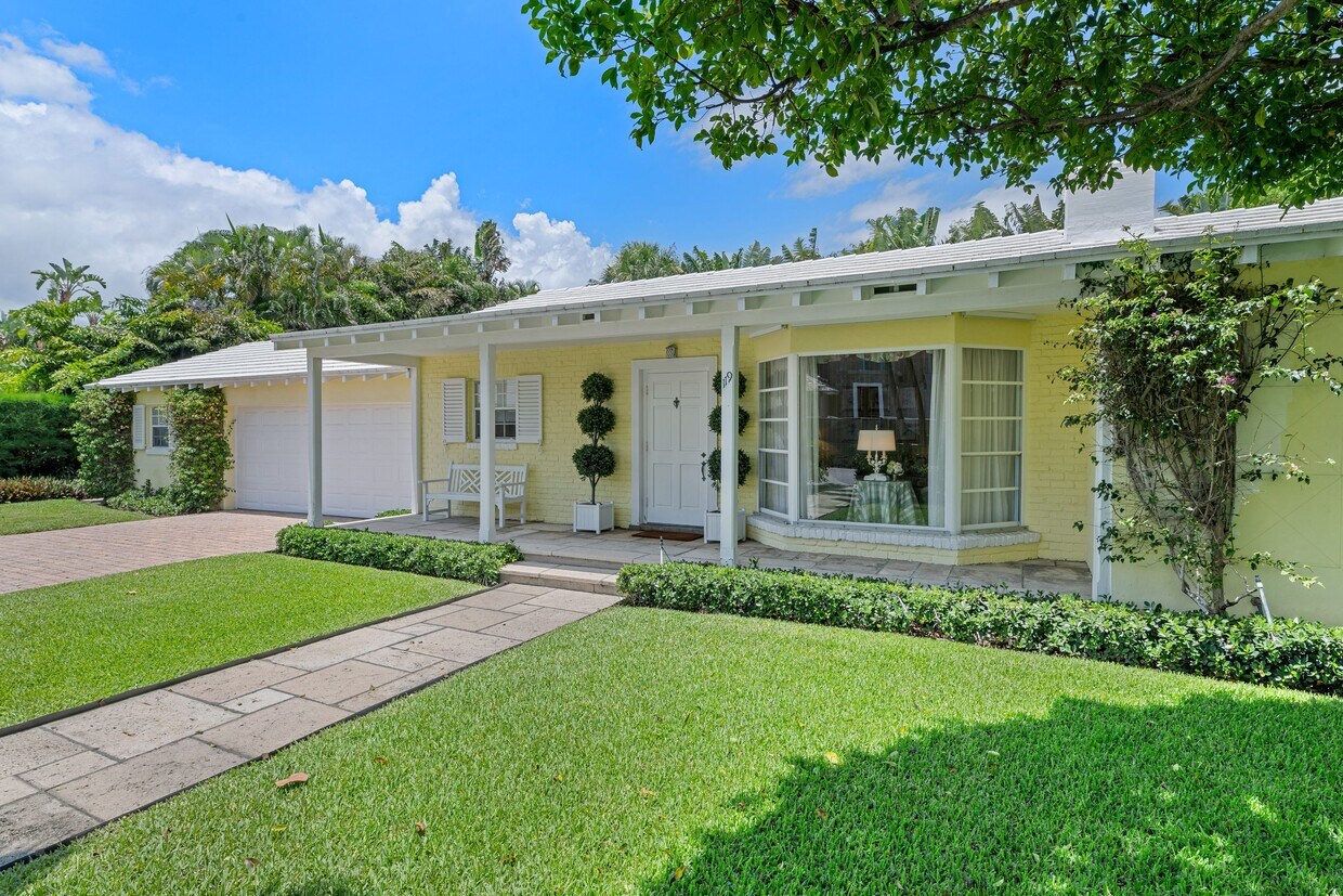 Foto principal - 119 Seagate Rd