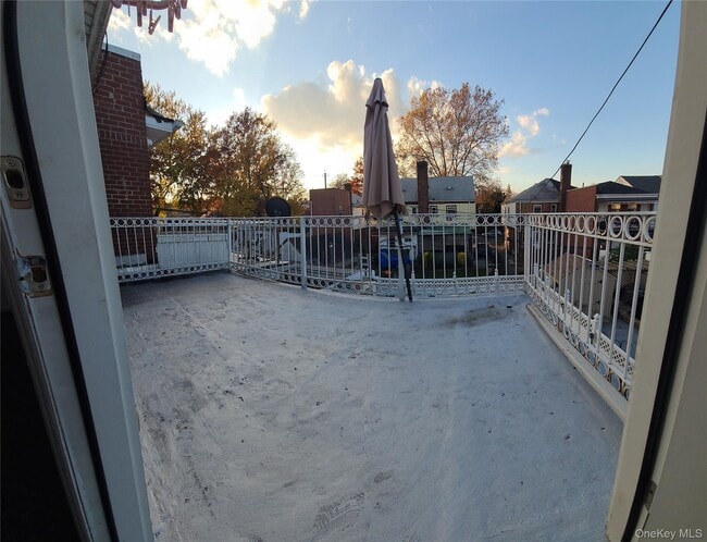 Foto del edificio - 61-52 148th Pl