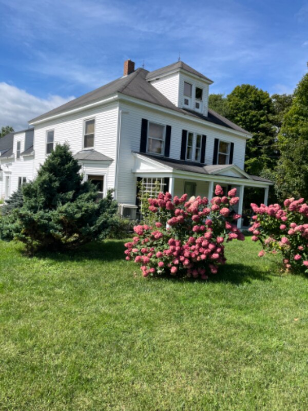 Primary Photo - 96 Runaround Pond Rd