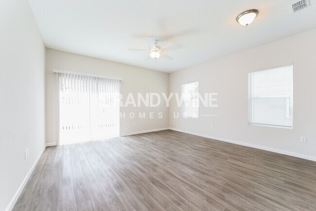 Building Photo - NEW LEASING SPECIAL: 1 MONTH CREDIT! 4BED ...