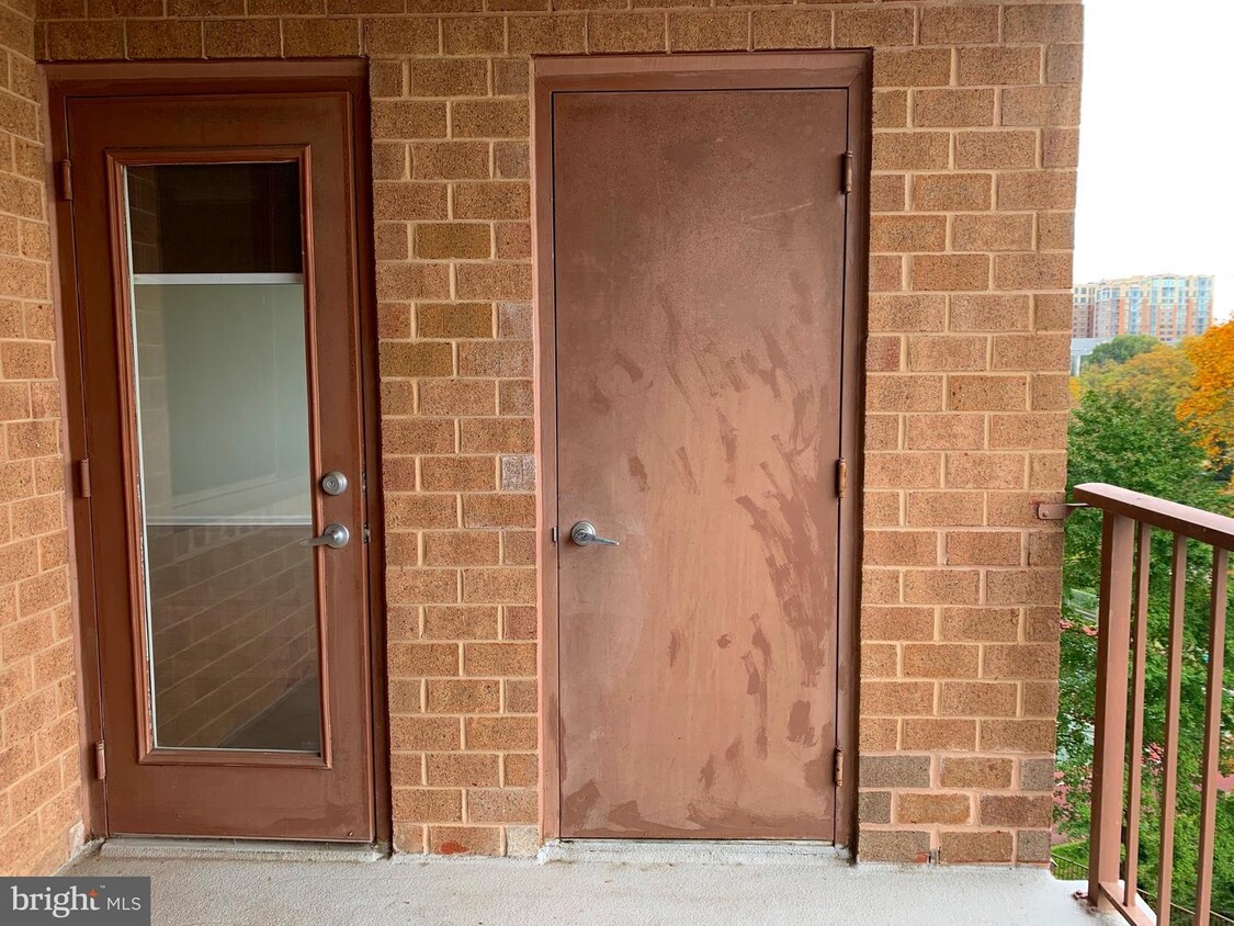 Foto principal - 10101 Grosvenor Pl