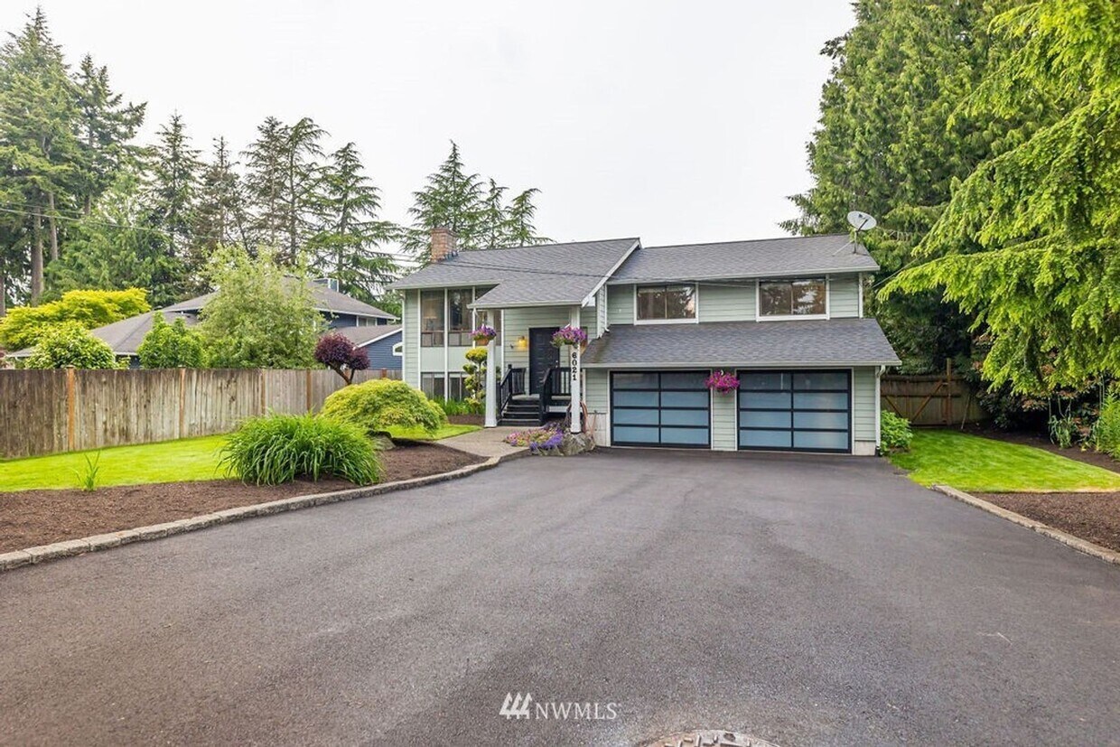 Foto principal - Oversized 4 Bedroom 3 Bathroom Home- Picni...