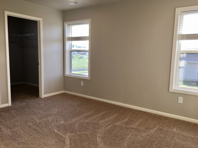 Foto del edificio - 5492 Summerland Drive