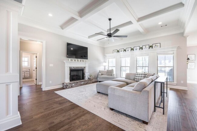Building Photo - 105 Dewberry Trl