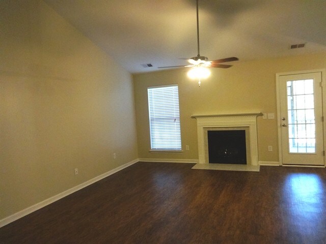 Foto del edificio - 118 Sarmiento Lane