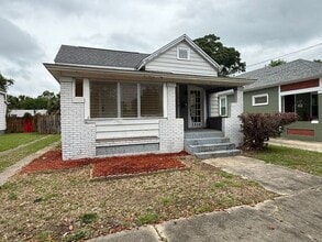 Building Photo - 1310 E Strong St