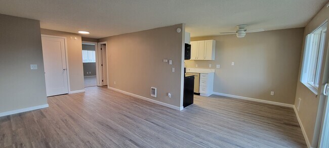 Foto del edificio - COURTYARD APTS-MUKILTEO