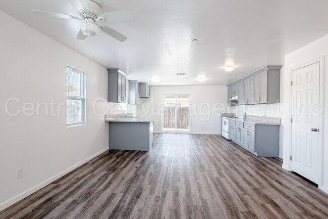 Building Photo - 129 E 8th St