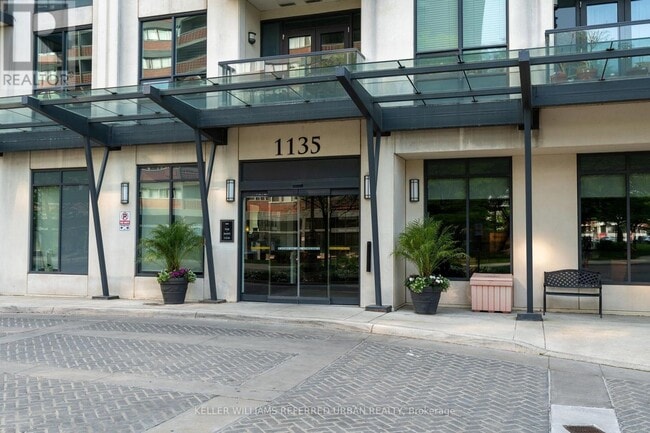 Building Photo - 1135 Royal York Rd
