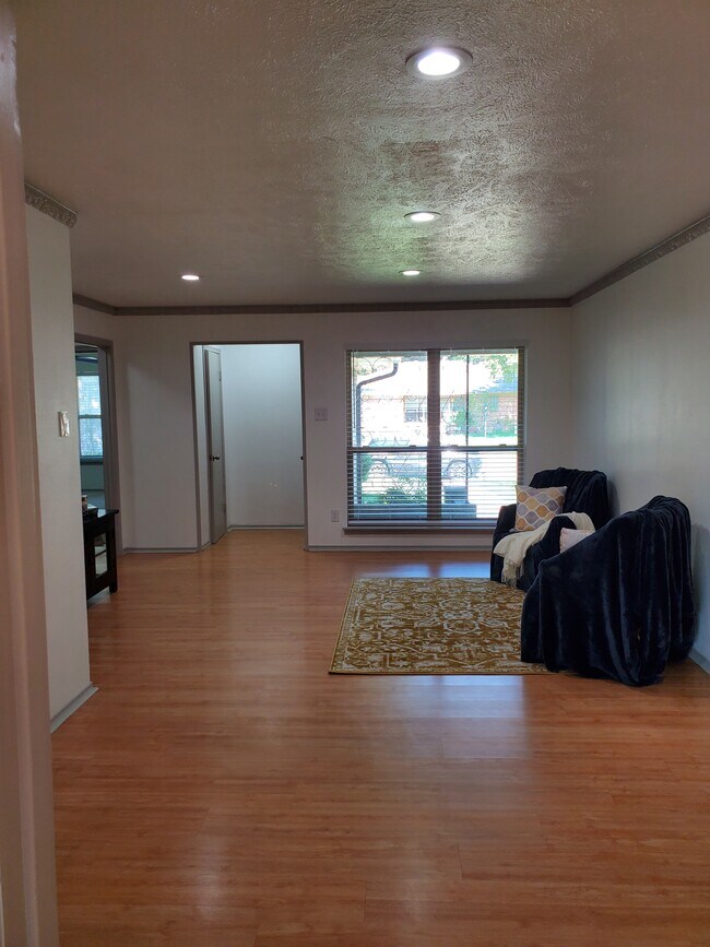 7424 Walling Ln, Dallas, TX 75231 House Rental in Dallas, TX