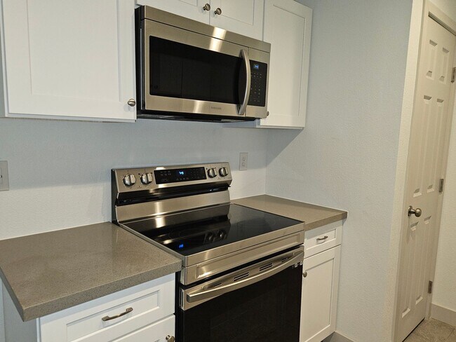 Foto del edificio - 199 Hacienda Loop