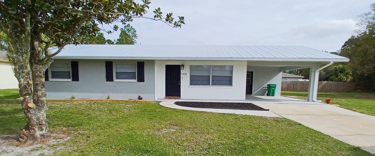 Foto principal - * Recently Remodeled * 3/1.5 Single Family...