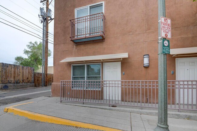 Foto del edificio - 400 Copper Ave NW