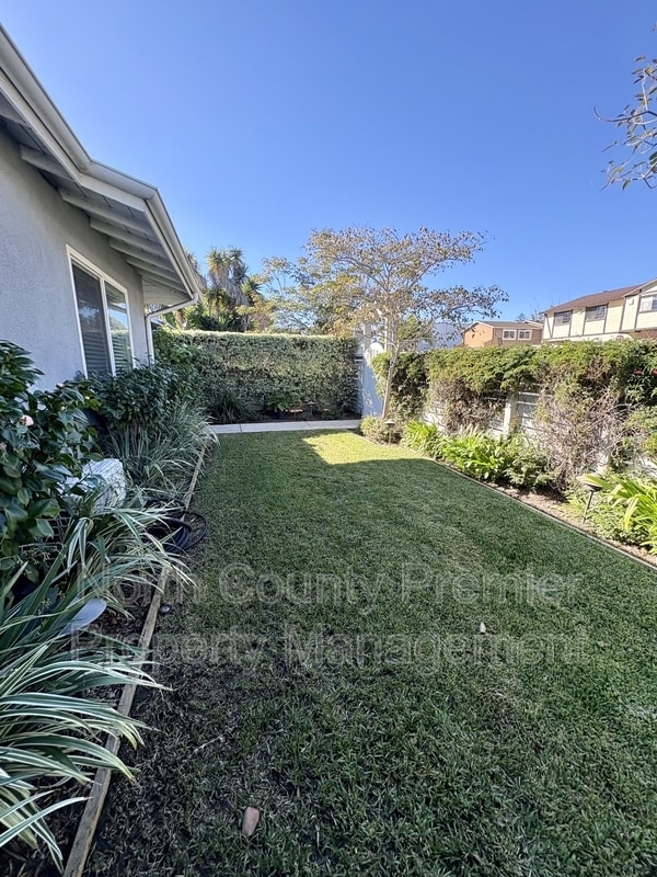 Foto del edificio - 2245 Garnet Ave