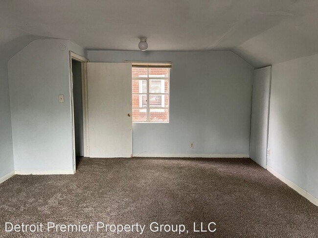 Building Photo - 3 br, 1.5 bath House - 16620 Robson