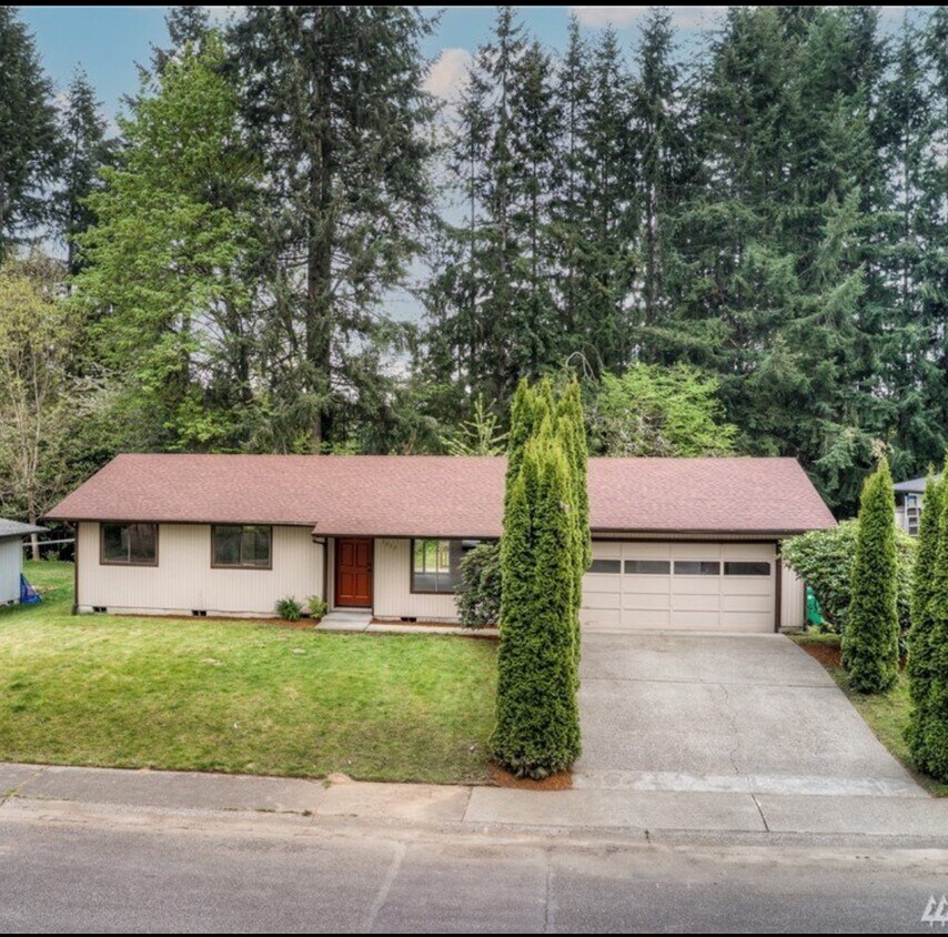 Primary Photo - 3617 Landau Ave NE