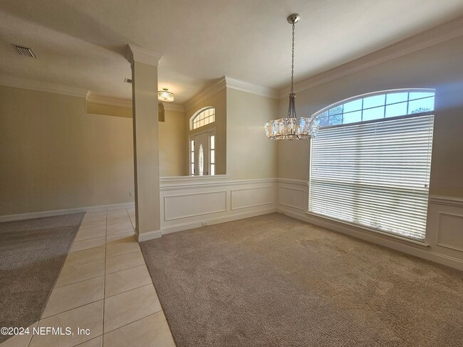 Foto del edificio - 9028 Deercress Ct