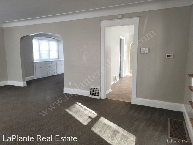Building Photo - 4016 Overland Pkwy