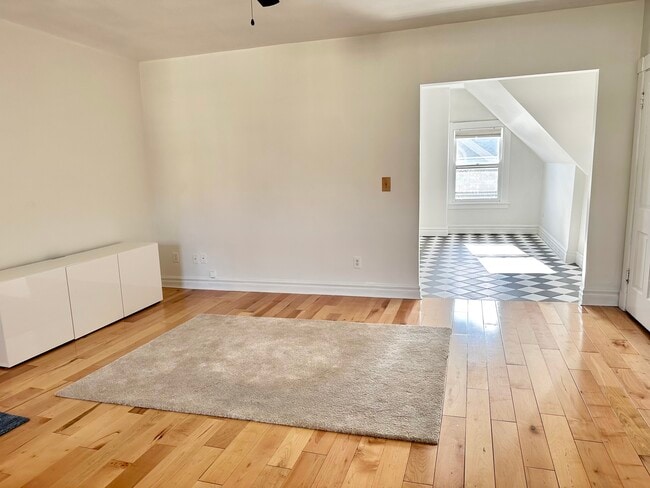 Building Photo - 2327 Upland Pl