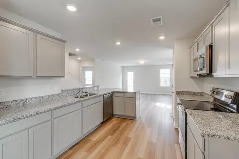 Building Photo - 1039 Begonia Dr