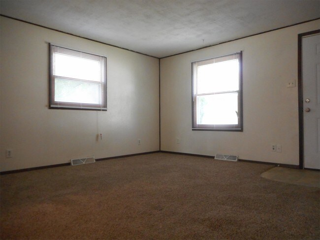 Building Photo - 1025 3rd St