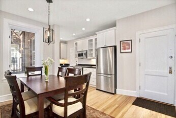Building Photo - 205 Mt Auburn St