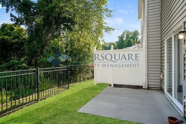 Building Photo - Townhome! | Back Patio with Privacy Fence|...