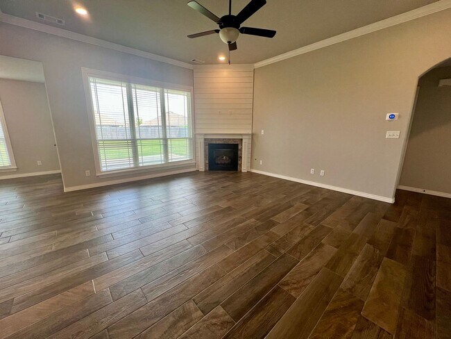 Foto del edificio - 9007 Hawthorne Ln