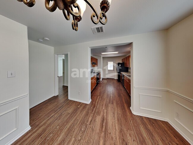 Foto del edificio - 4031 Arbor Heights