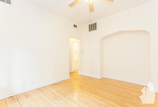 Foto del edificio - 2134 W Concord Pl